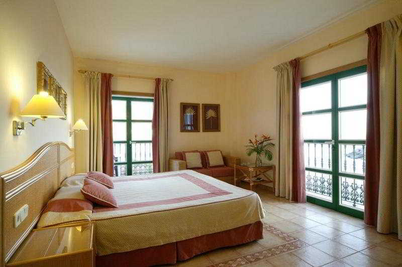 Apartamentos Livvo Puerto De Mogan Exterior photo