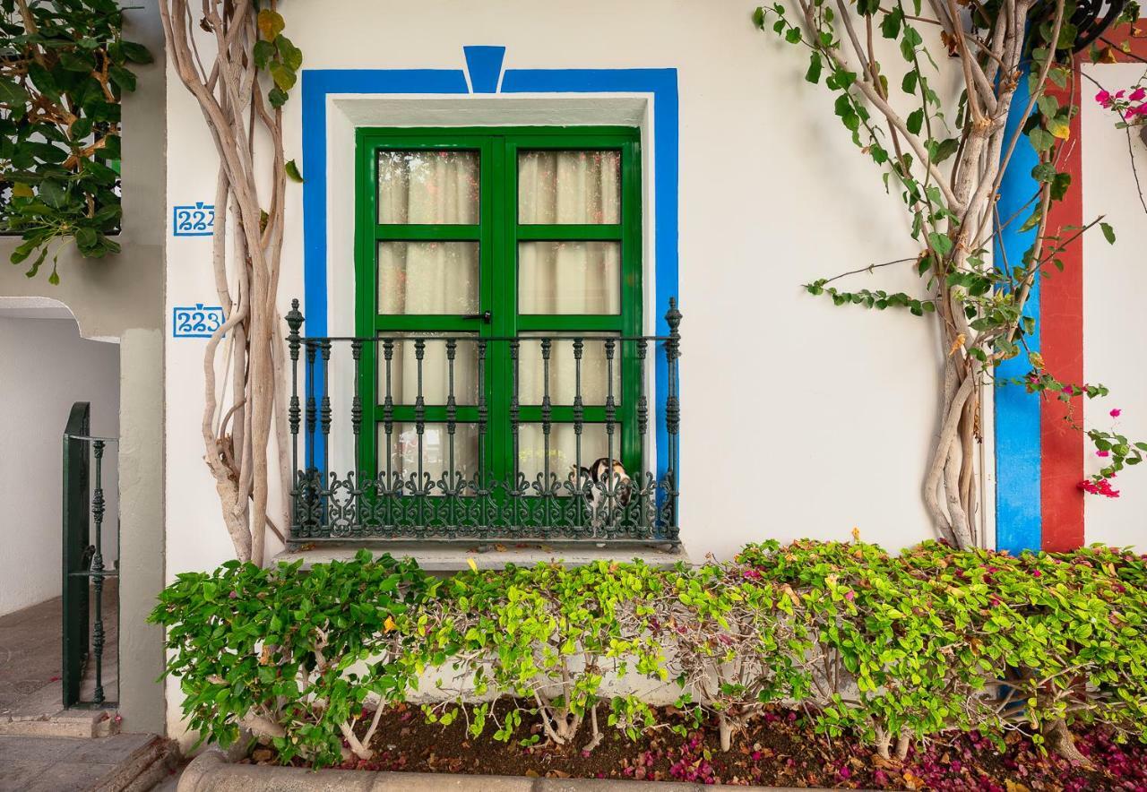Apartamentos Livvo Puerto De Mogan Exterior photo